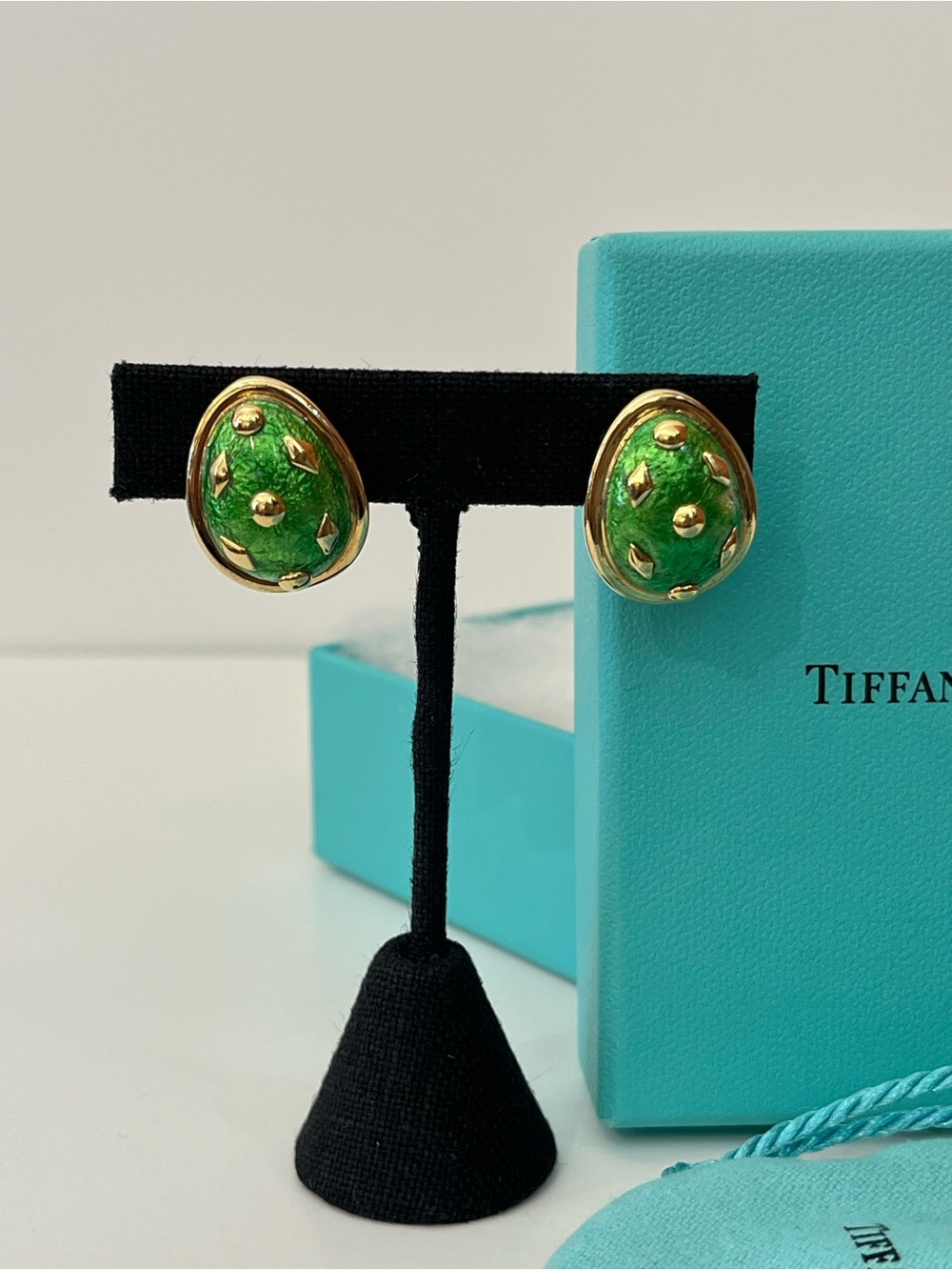 Tiffany & Co. Jean Schlumberger
Green Enamel & 18k Gold Lozenge
Earrings